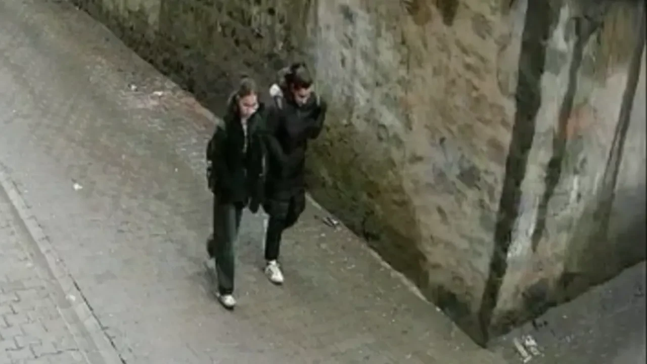 Saniyelerle duvarın altında kalmaktan kurtuldular! Şanlıurfa'da facianin eşiğinden dönüldü