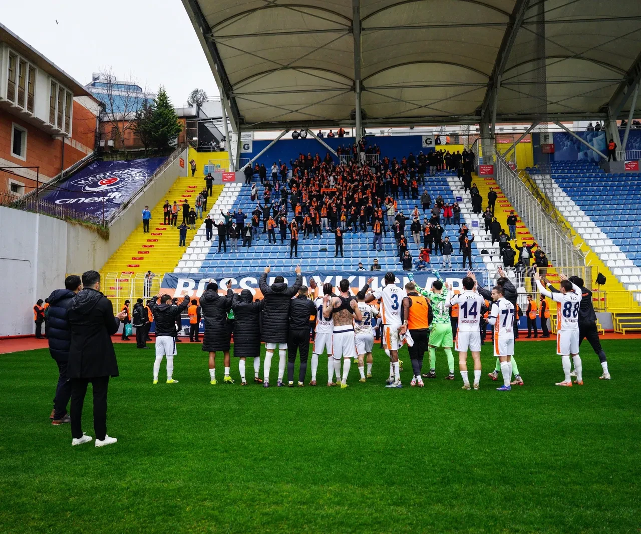 Başakşehir'den kritik galibiyet: Nuri Şahin, Avrupa yolunda önemli bir adım daha attı!