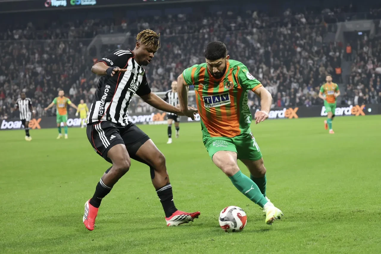 Beşiktaş ve Alanyaspor puanları paylaştı: Dolmabahçe'de gol düellosu!