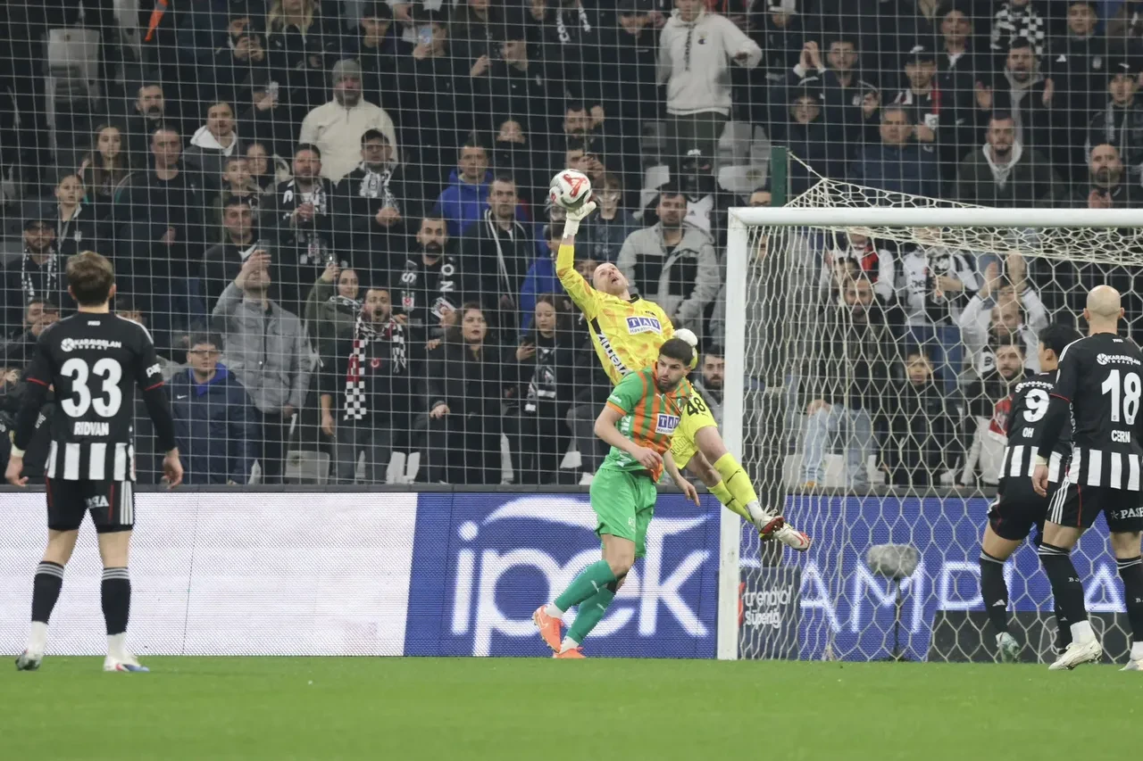 Beşiktaş ve Alanyaspor puanları paylaştı: Dolmabahçe'de gol düellosu!