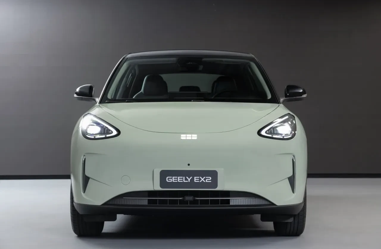 Çin'in satış rekortmeni elektrikli aracı Avrupa yolunda: Geely EX2