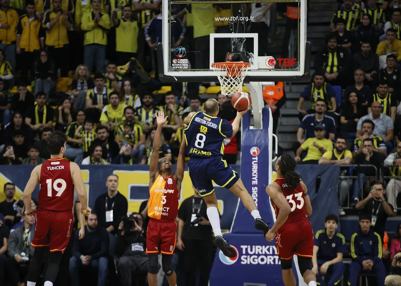 Fenerbahçe Beko derbide Galatasaray MCT Technic'i devirdi!