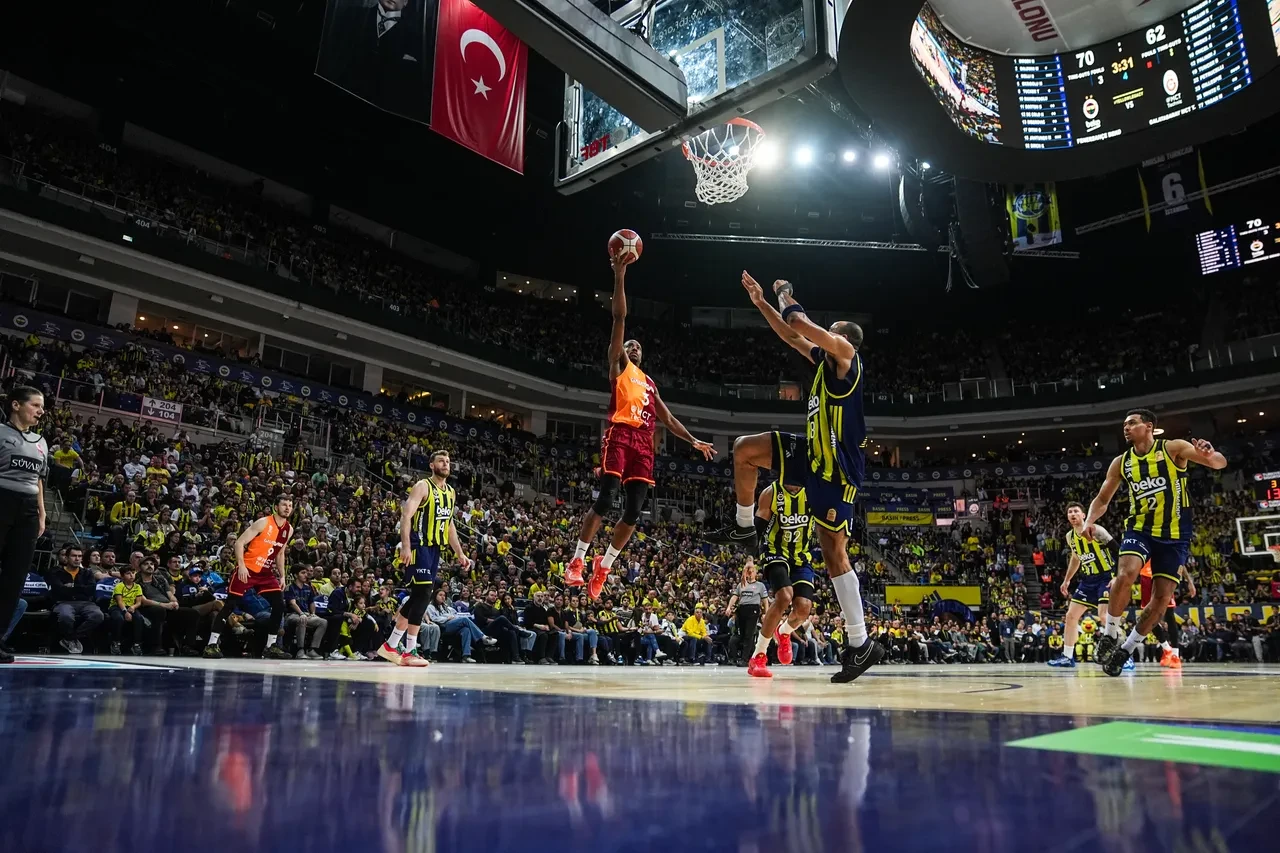 Fenerbahçe Beko Galatasaray MCT Technic maç sonucu kaç kaç? Potadaki derbi Fenerbahçe’nin