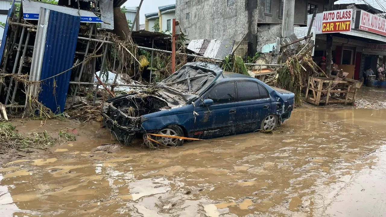 Filipinler'in başı Basyang ile belada! Tropikal fırtına ülkeyi felç etti: Çok sayıda ölü var