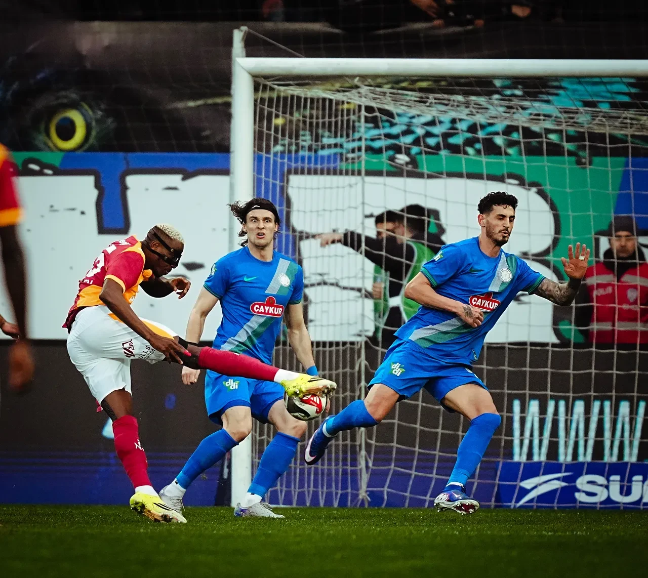 Galatasaray Çaykur Rizespor deplasmanında farklı kazandı!