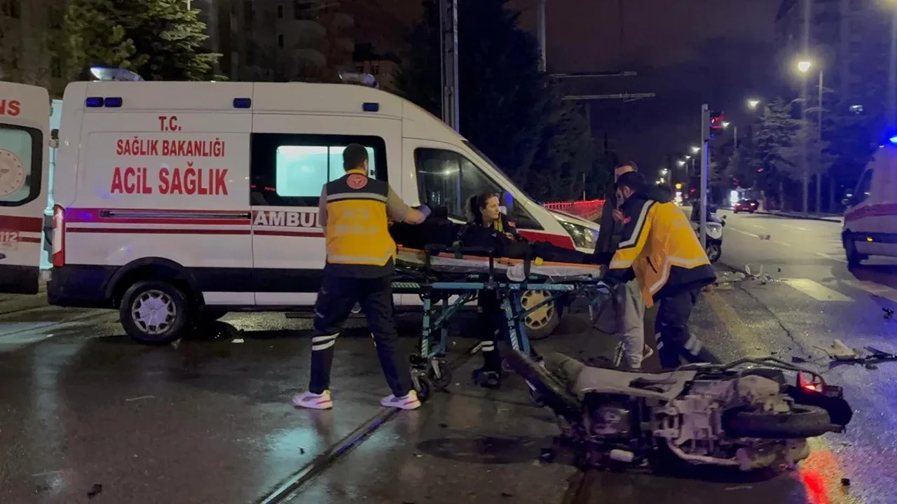 Kayseri'de feci kaza! Motosikletle çarpıştı, 200 metre sonra durabildi: 2 ağır yaralı