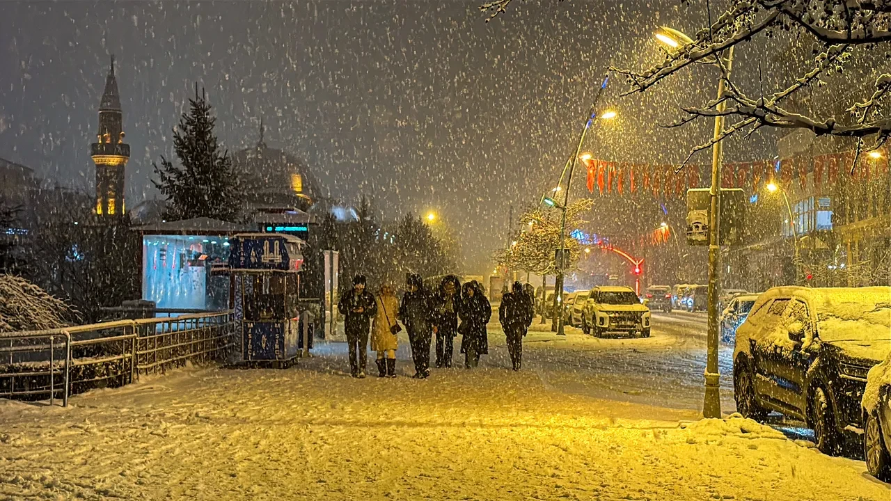 Meteoroloji saat vererek uyardı: Kar ve sağanak geliyor!