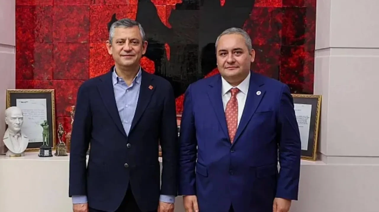 Özgür Özel'den Mesut Özarslan'ın 'küfür' iddialarına cevap