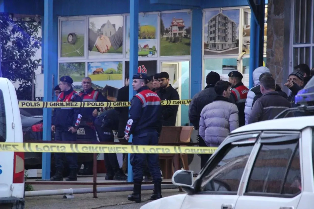 Sakarya'da çifte cinayet! Eşini ve MHP'li başkanı öldüren emekli polis tutuklandı