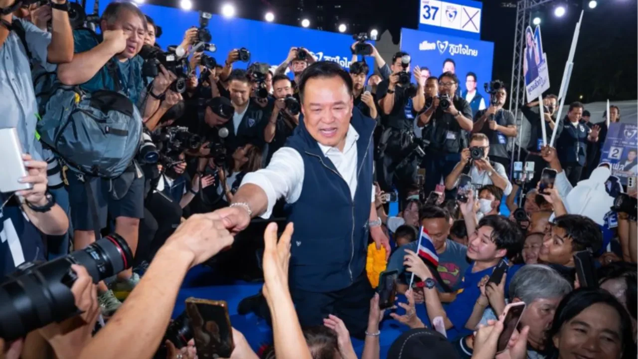 Tayland genel seçimlerinde Anutin Charnvirakul rüzgarı: Bhumjaithai Partisi birinci çıktı