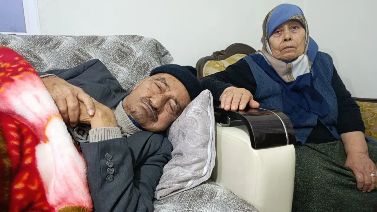 Acı üstüne acı! Oğulları ölünce gelin evlerini sattı: Baba felç bıraktı