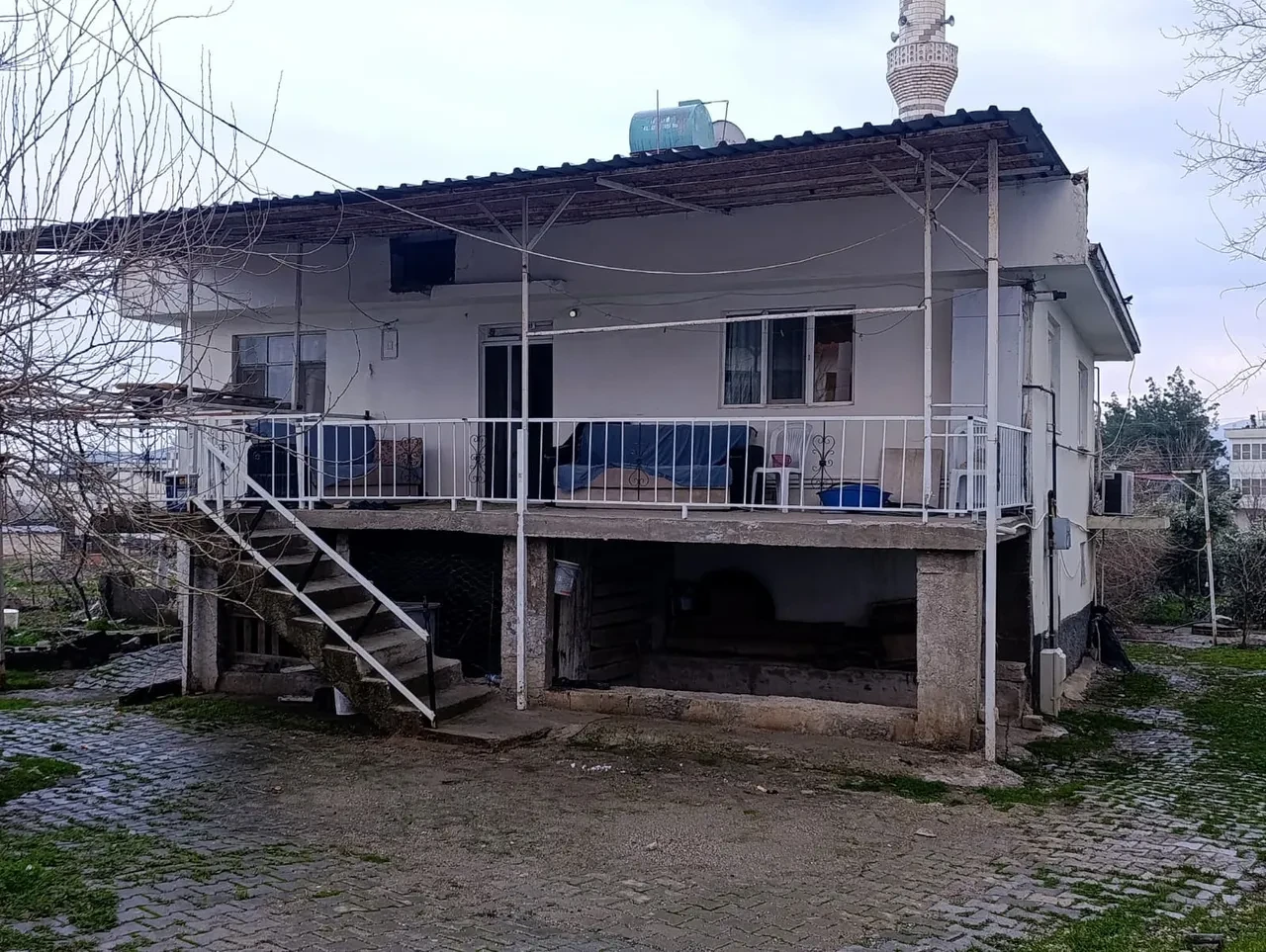 Acı üstüne acı! Oğulları ölünce gelin evlerini sattı: Baba felç kaldı