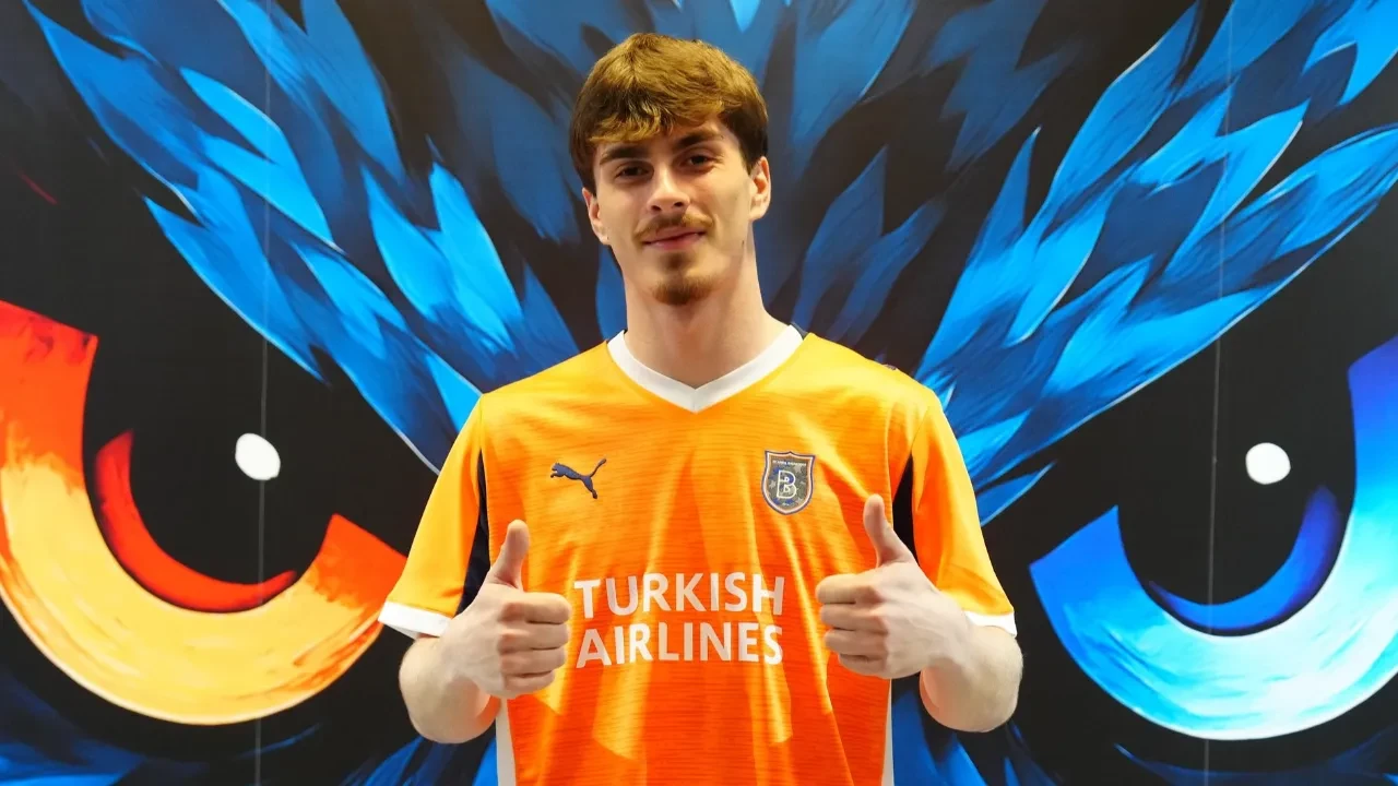Başakşehir'e 17 yaşında Gürcü oyuncu! Saba Kharebashvili transferi açıklandı