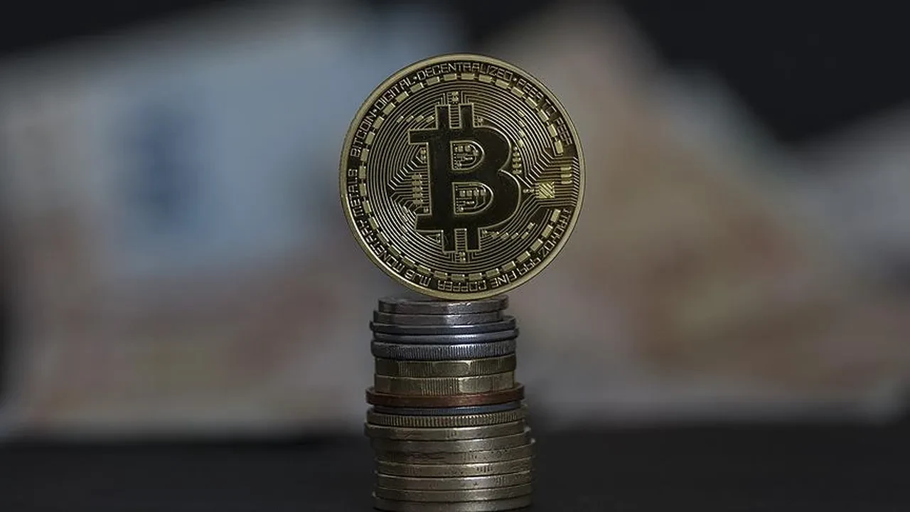 Bitcoin toparlanıyor: 72 bin doların üzeri test edildi