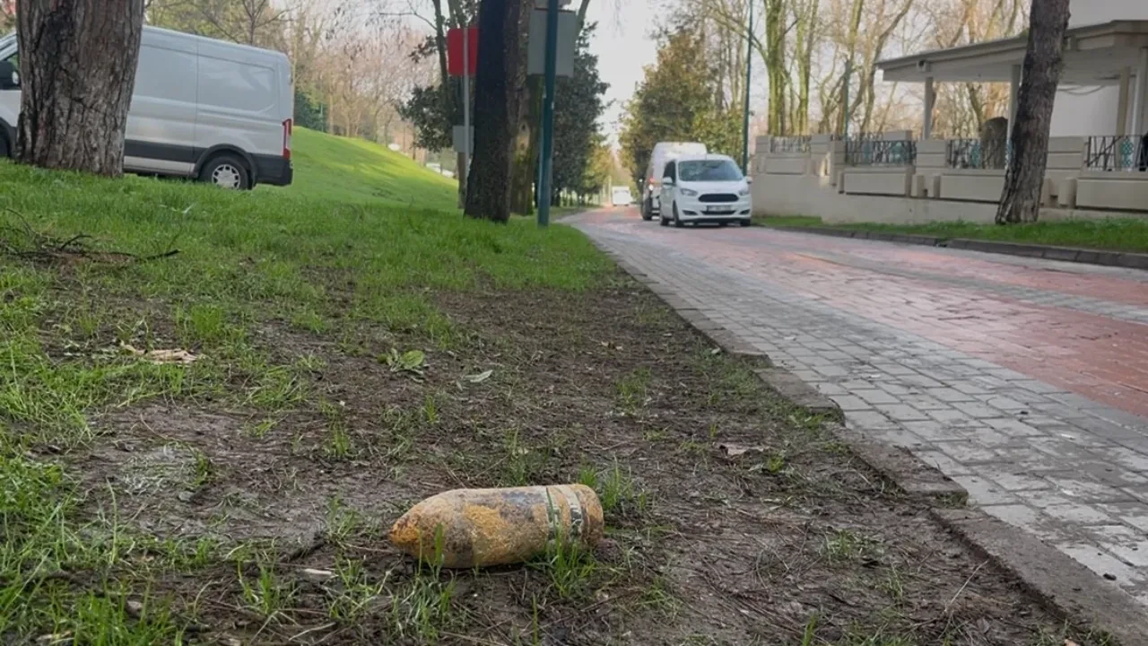 Bu kadarına da pes! Piknikte bulduğu patlamamış top mermisini 10 gün evinde sakladı, müzeye gülerek getirdi