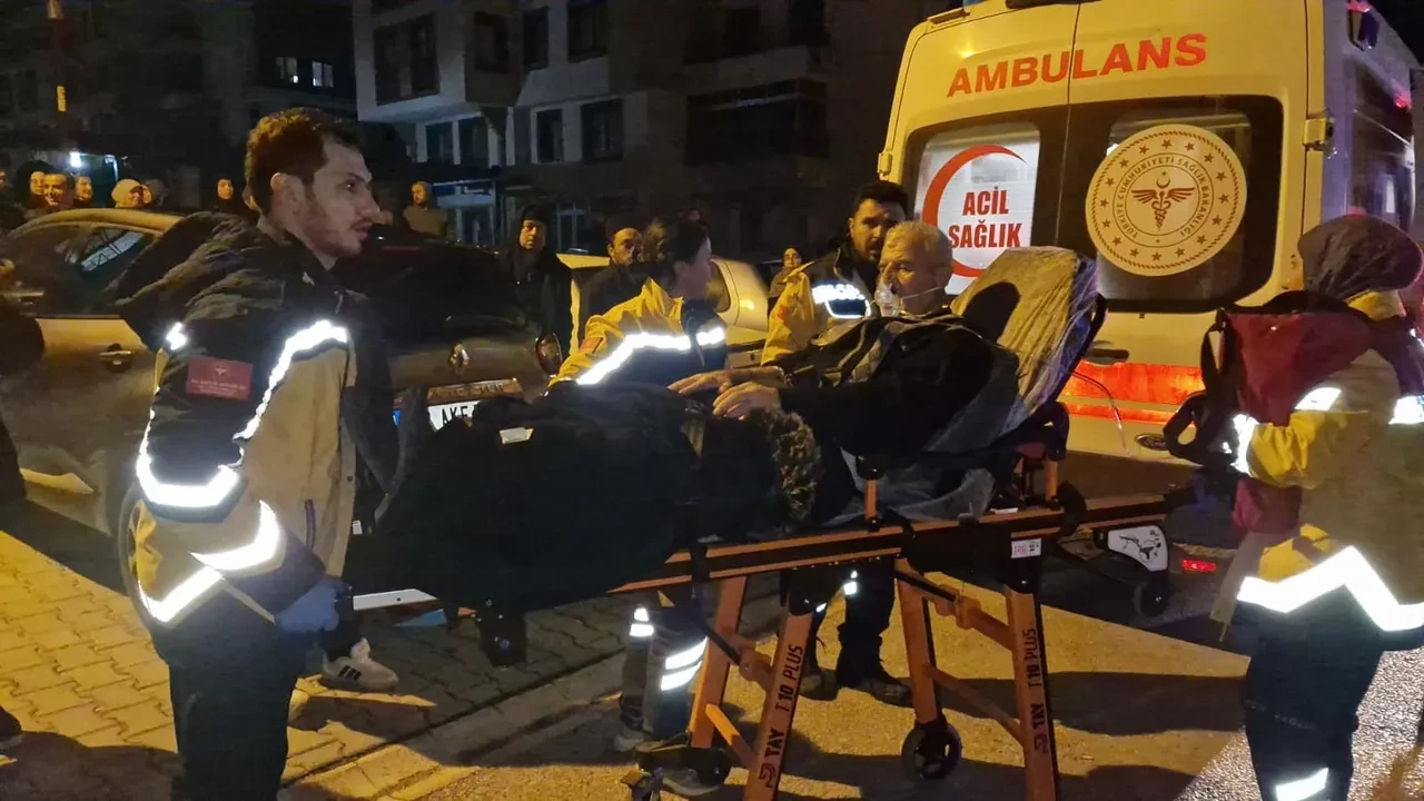 Evden ayrılan annesine kızıp daireyi ateşe verdi, binada korku dolu anlar yaşattı