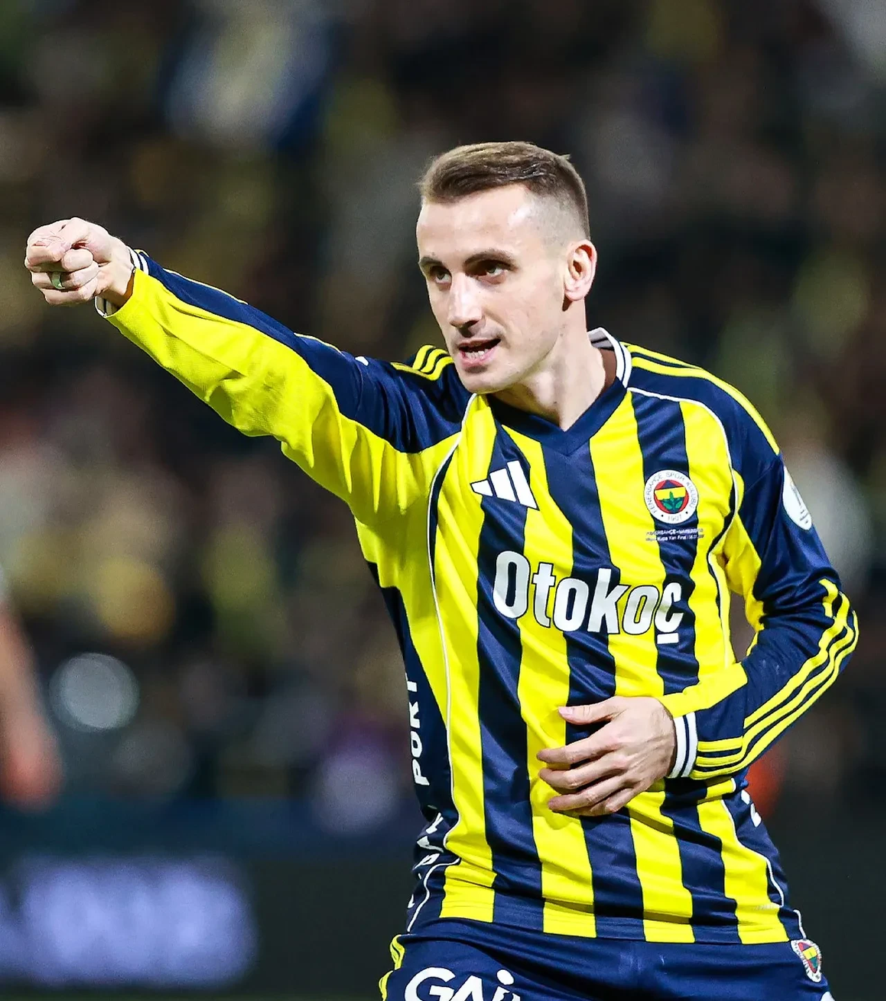 Fenerbahçe Gençlerbirliği'ni 3 golle geçti: Süper Lig'de zirve savaşı devam etti!