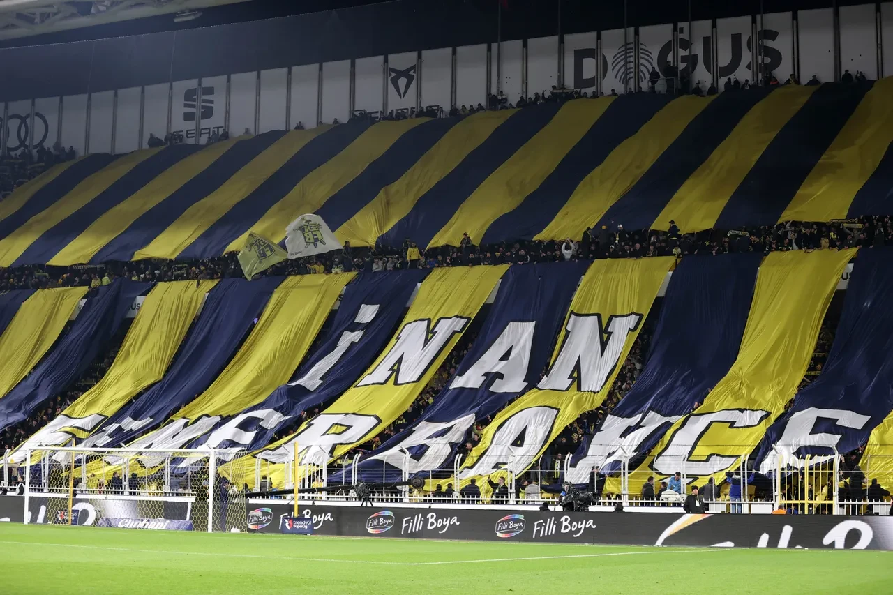 Fenerbahçe Gençlerbirliği'ni 3 golle geçti: Süper Lig'de zirve savaşı devam etti!