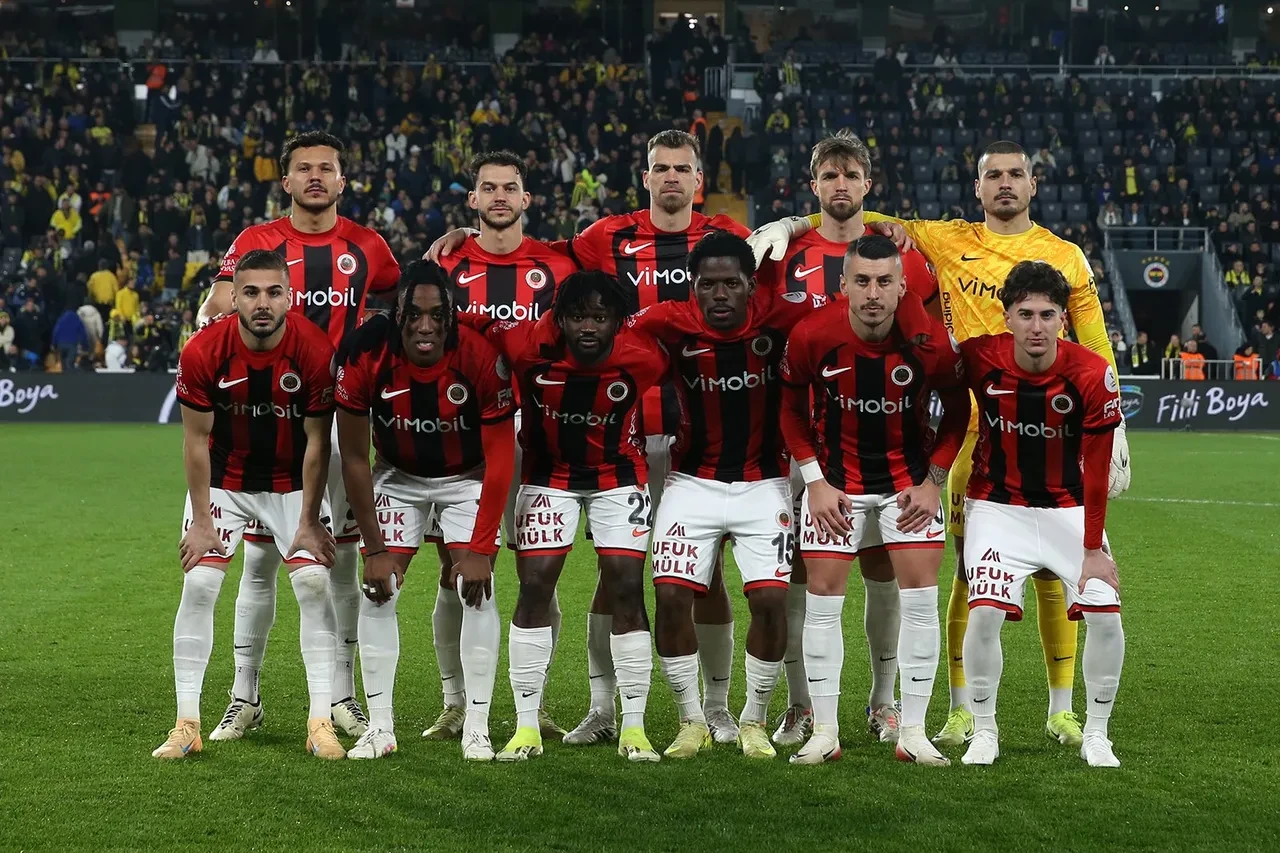 Fenerbahçe Gençlerbirliği'ni 3 golle geçti: Süper Lig'de zirve savaşı devam etti!