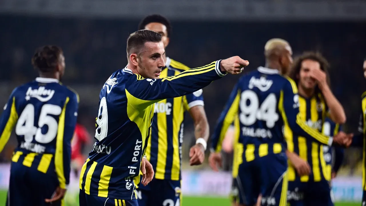 /spor/fenerbahce-genclerbirligi-super-lig-canli-mac-anlatimi-3281076
