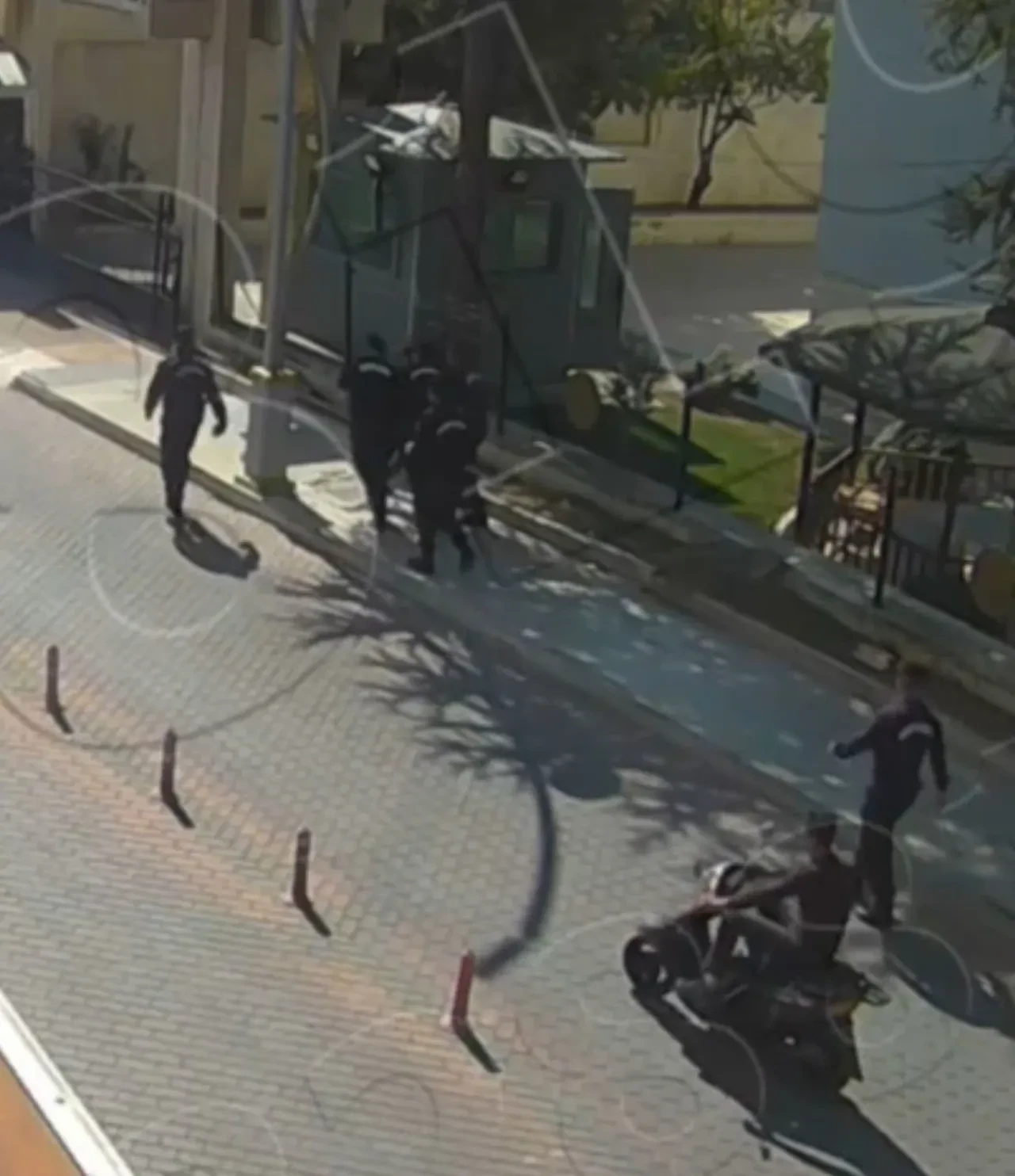 Kimlik soran teğmene silah çekmeye çalıştı! Şahıs böyle etkisiz hale getirildi