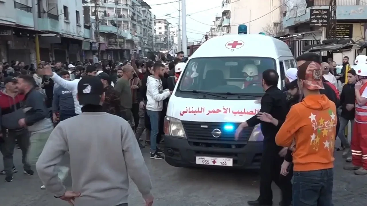 Lübnan'da bina çöktü: 6 ölü, 7 yaralı