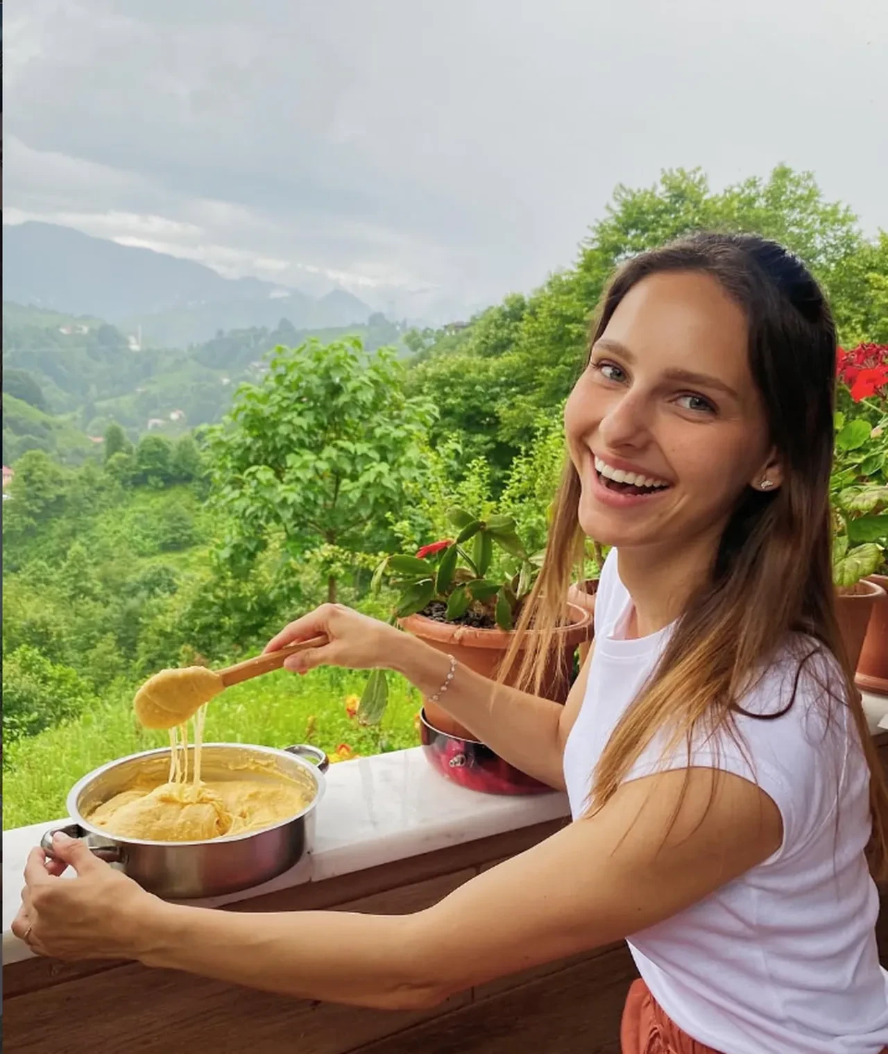 Oyuncu Jessica May, Türkiye'de en çok şaşırdığı 5 alışkanlığı sıraladı! 