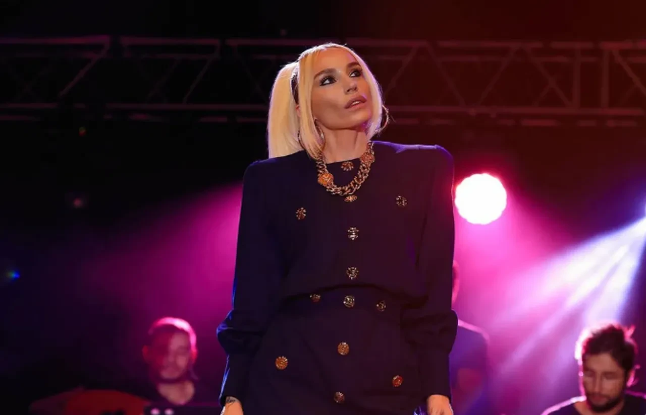 Şarkıcı Gülşen soyadı hamlesi sonrası sosyal medyanın diline düştü 