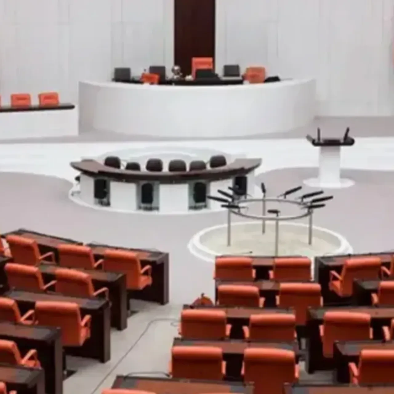 TBMM'deki taciz davasında 4 sanığa tahliye kararı