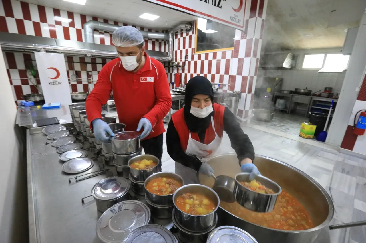 Türk Kızılay bu Ramazan’da da bir başına olanların yanı başında! Hedef 1,8 milyar TL destekle 7,5 milyon kişiye ulaşmak