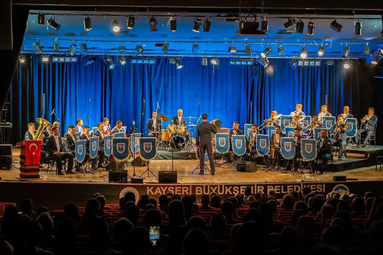 Türkiye Kültür Yolu büyüyor! Bakan Ersoy: 'Kültür ve sanatla buluşmayan kalmayacak' dedi, hedef 30 büyükşehir!