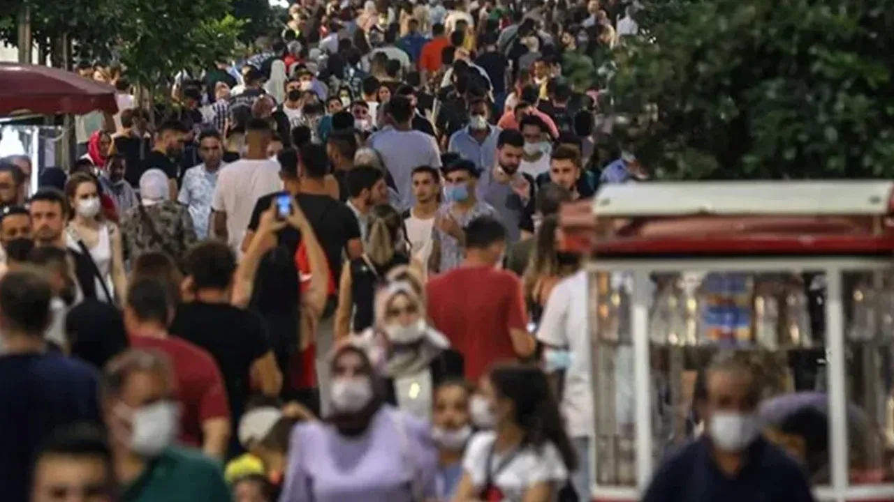 Türkiye'nin nüfusu belli oldu! TÜİK verileri açıkladı: 2025'te bir önceki yıla göre arttı