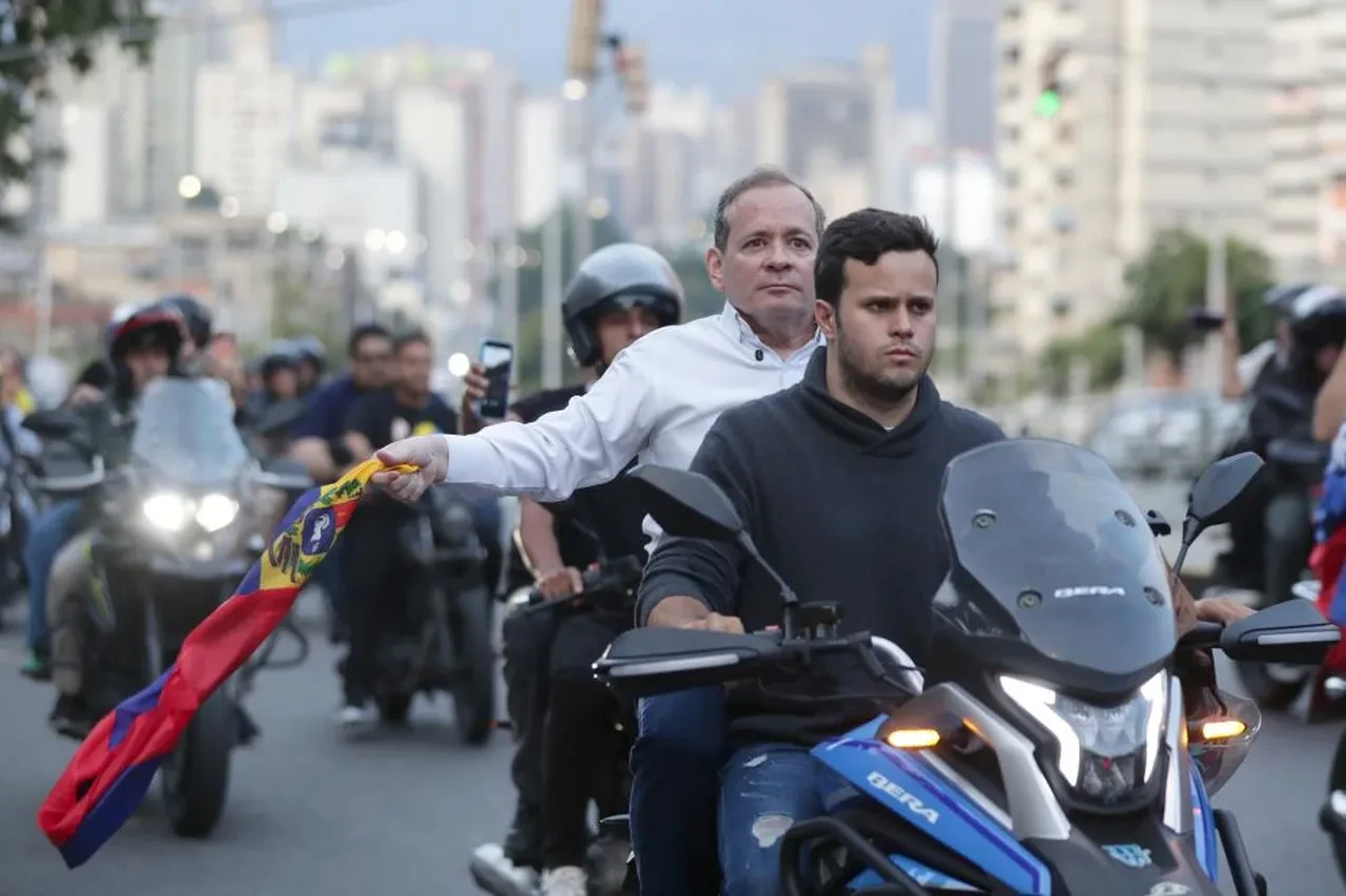 Venezuela'da muhalif siyasetçi serbest kalmasından birkaç saat sonra kaçırıldı