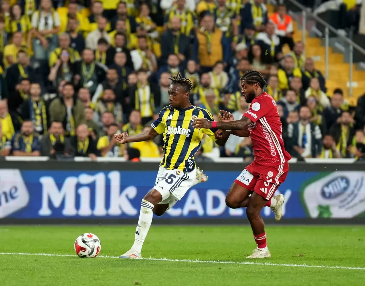 Antalyaspor Fenerbahçe maç kadrosu, muhtemel 11! Fenerbahçe'de 6 futbolcu kadroda yer almadı
