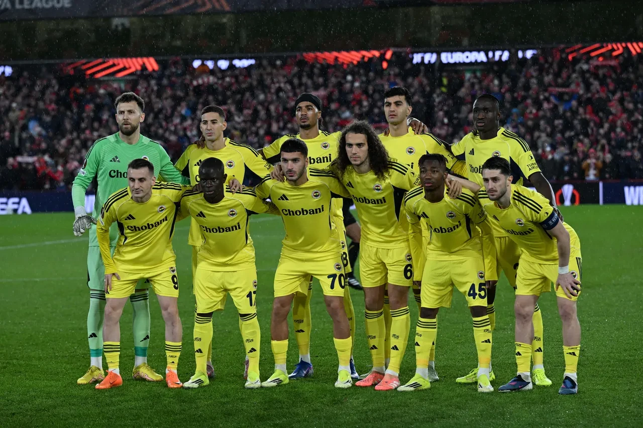 Antalyaspor Fenerbahçe maç kadrosu, muhtemel 11! Fenerbahçe'de 6 futbolcu kadroda yer almadı