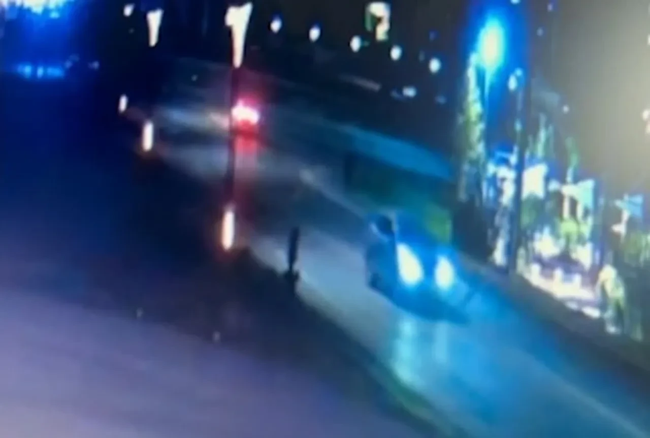 Eski eşi ile oğluna dehşeti yaşattı! Cani adam otomobille ezmeye çalıştı: O anlar kamerada