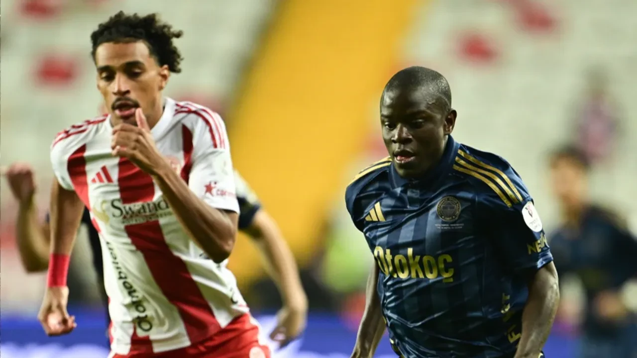 /spor/fenerbahce-antalyaspor-deplasmaninda-super-lig-canli-mac-anlatimi-3285360