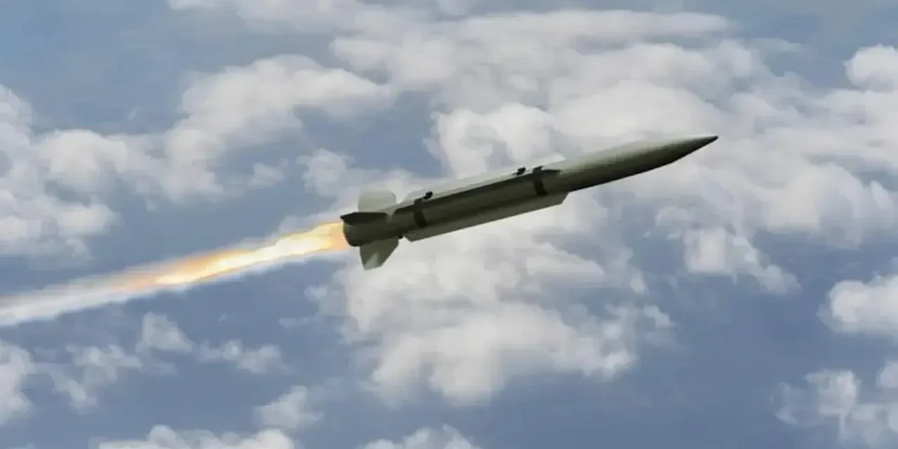 İran, 2 füzesini Kıbrıs'ın güneyine ateşledi! İngiltere'den jet açıklama geldi