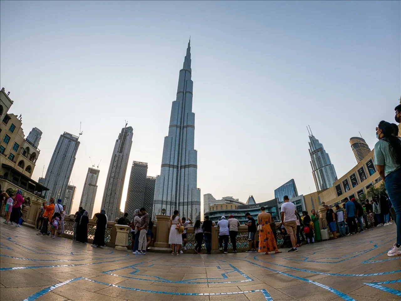 İran dünyanın en yüksek binası Burc Halife'yi hedef aldı: O anlar kayda geçti
