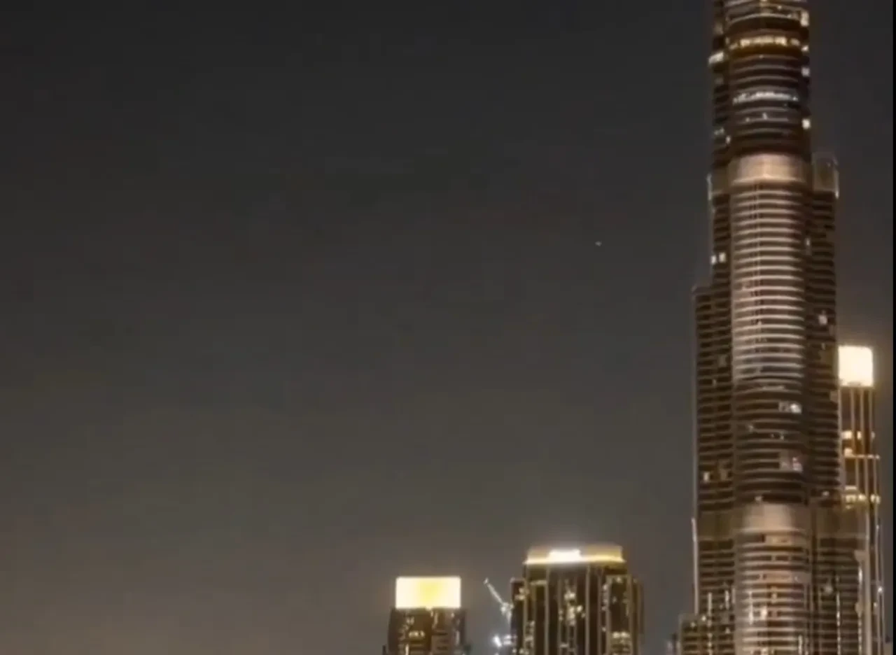İran dünyanın en yüksek binası Burc Halife'yi hedef aldı: O anlar kayda geçti