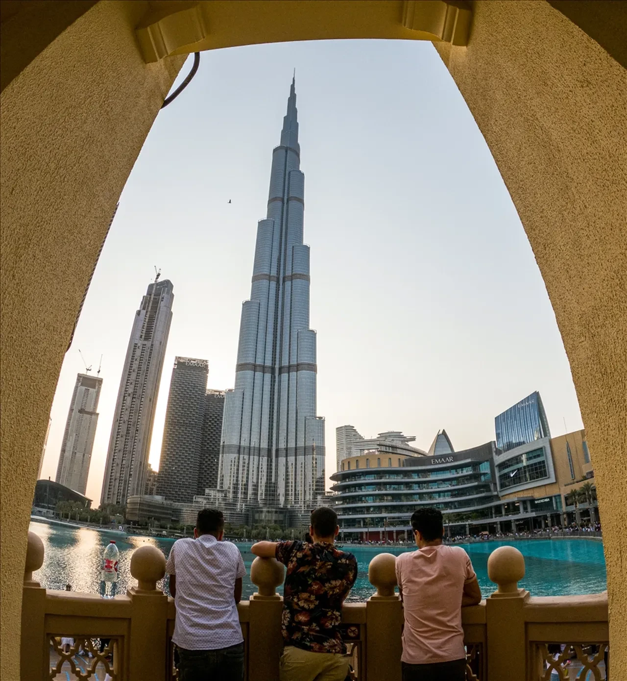 İran dünyanın en yüksek binası Burc Halife'yi hedef aldı: O anlar kayda geçti