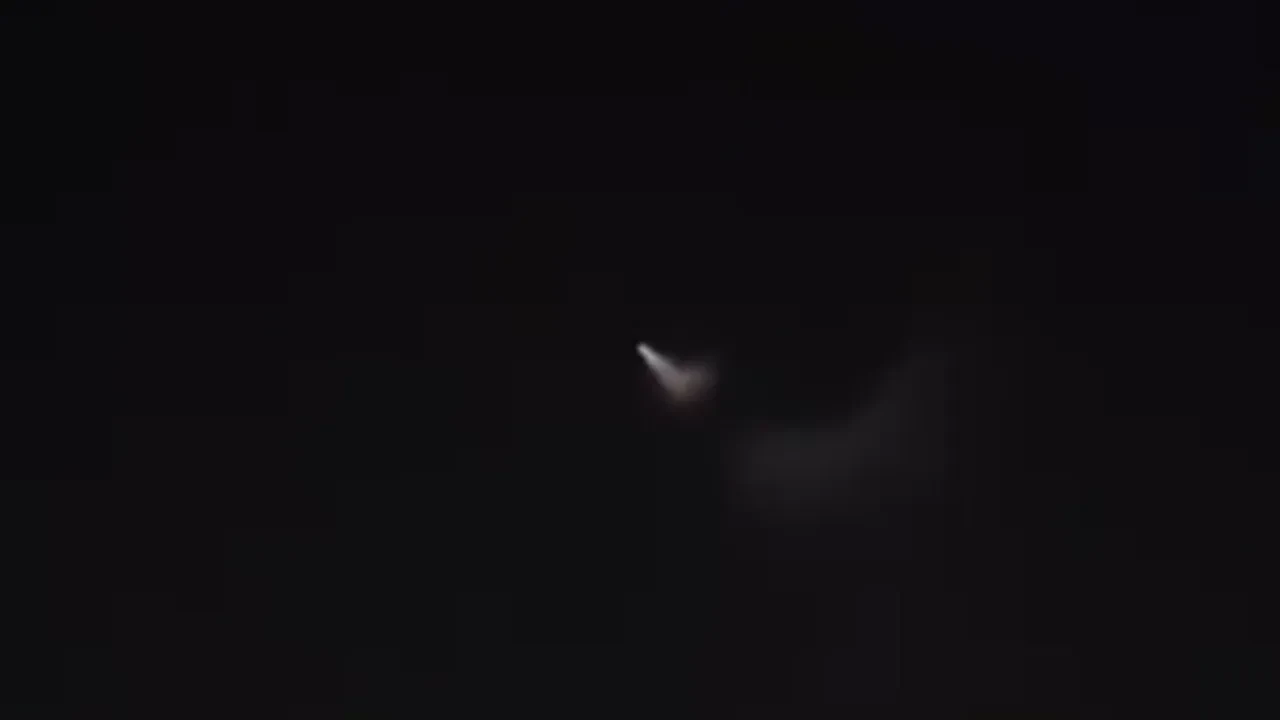 İran'dan fırlatılan füzeler Hakkari semalarında böyle görüntülendi! 