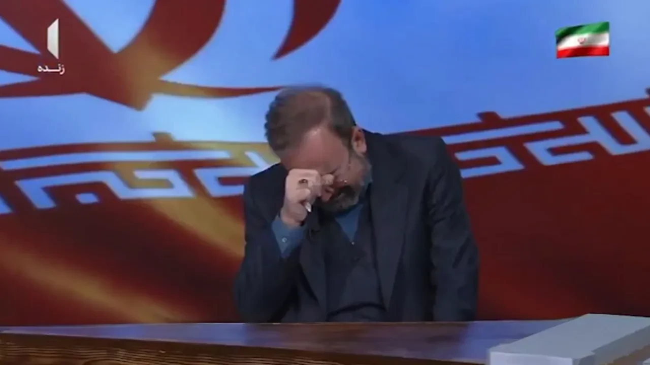 İranlı sunucu Hamaney'in ölümünü duyururken hıçkıra hıçkıra ağladı