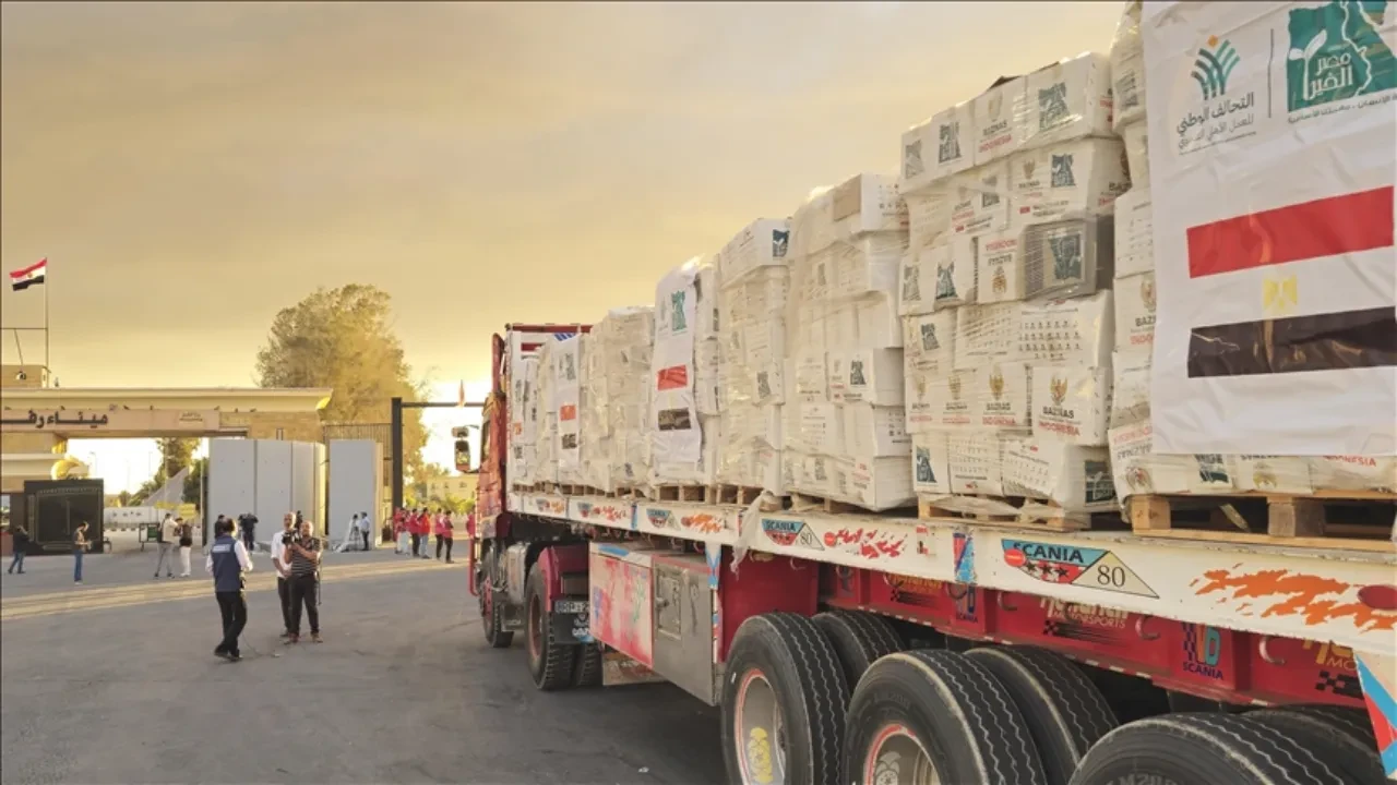 İsrail yine Gazze'yi açlığa hapsetti: İran'ı bahane edip hepsini kapattı