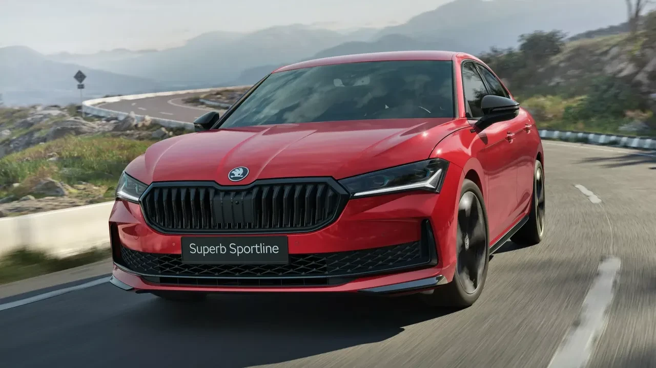 Skoda Superb 272 beygirle sahneye çıktı