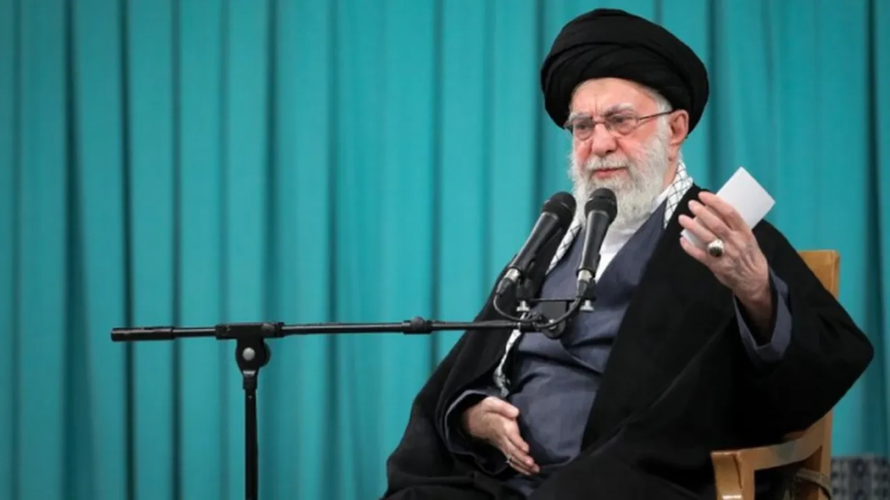 Sürgündeki Rıza Pehlevi'den Hamaney açıklaması: Kana susamış despot