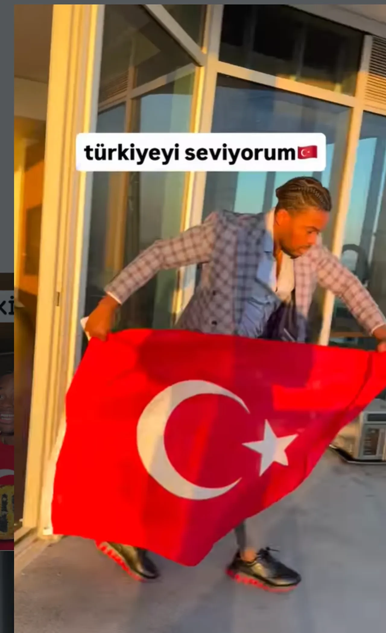 Ünlü fenomen Marvin Achi'den takipçilerine çağrı: Türkiye'ye mutlaka gelmelisiniz