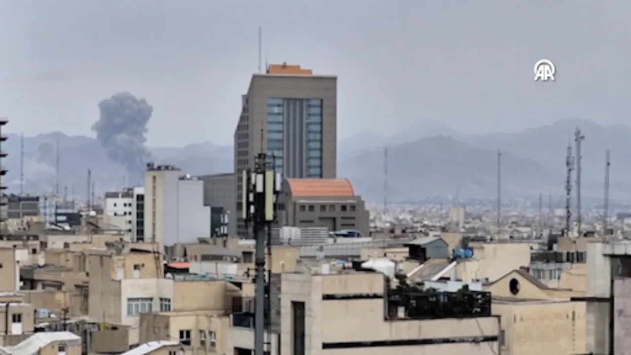 ABD ve İsrail'in saldırıları devam ediyor! Tahran'daki patlamalar böyle kaydedildi 