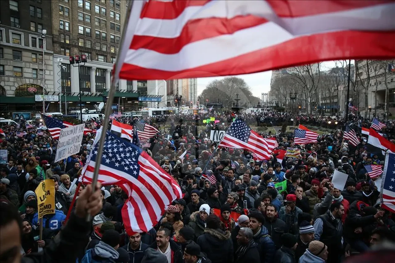 ABD'de çarpıcı İran anketi: Donald Trump kendi ülkesinde kan kaybediyor