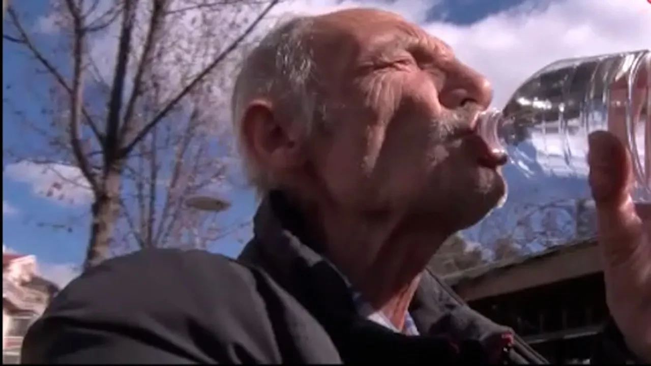 Ankara'da inanılmaz olay! 34 yıldır su içemiyor: 'Zehir gibi geliyor, yutamıyorum'